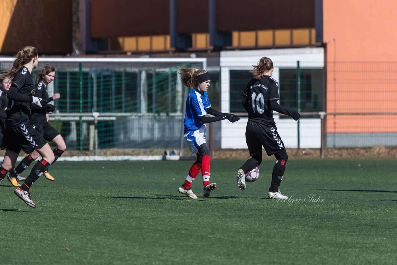 Bild 367 - B-Juniorinnen Halbfinale SVHU - Holstein Kiel : Ergebnis: 3:0